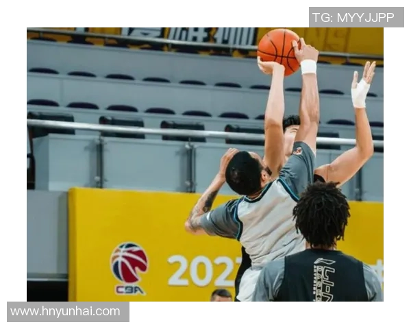 CBA福建与天津激烈对抗引发冲突赛场局势紧张球迷反应热烈