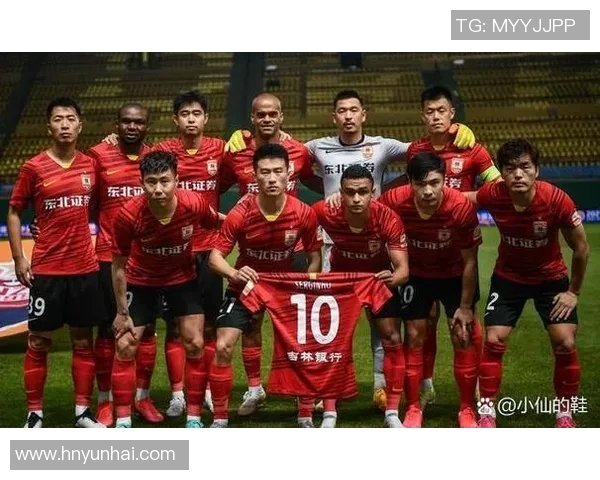 莱万带领球队再创辉煌赛季表现引发全球球迷热议与期待