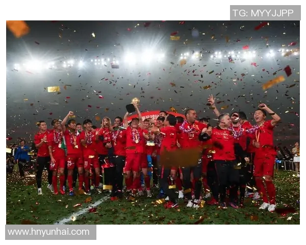 恒大与上港激战正酣谁能在这场巅峰对决中笑到最后