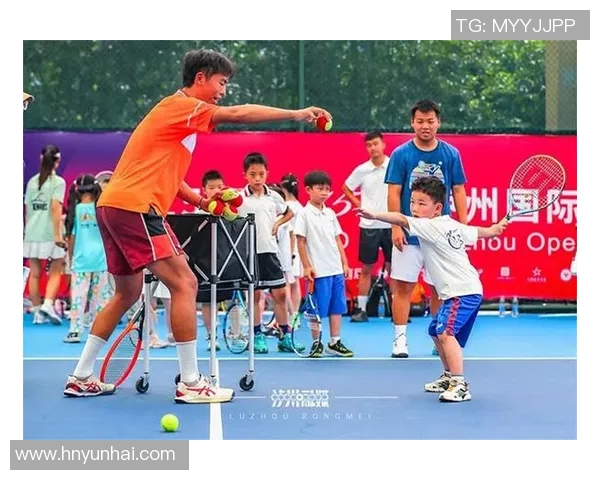 网球与篮球明星的竞技魅力与人生故事探秘